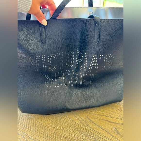 VS Tote. Brand new with tags! Black. Very cute! - Picture 1 of 7